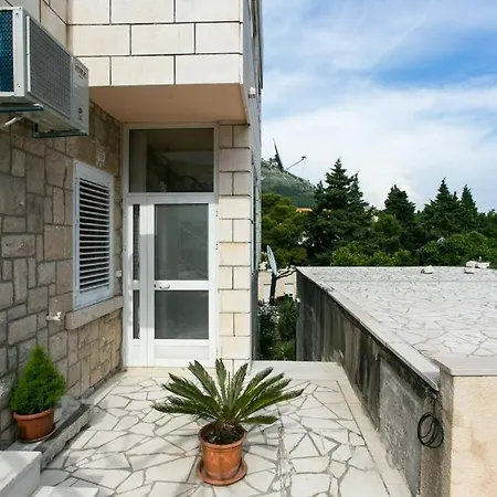 Yellow Дубровник