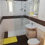 Yellow 3*